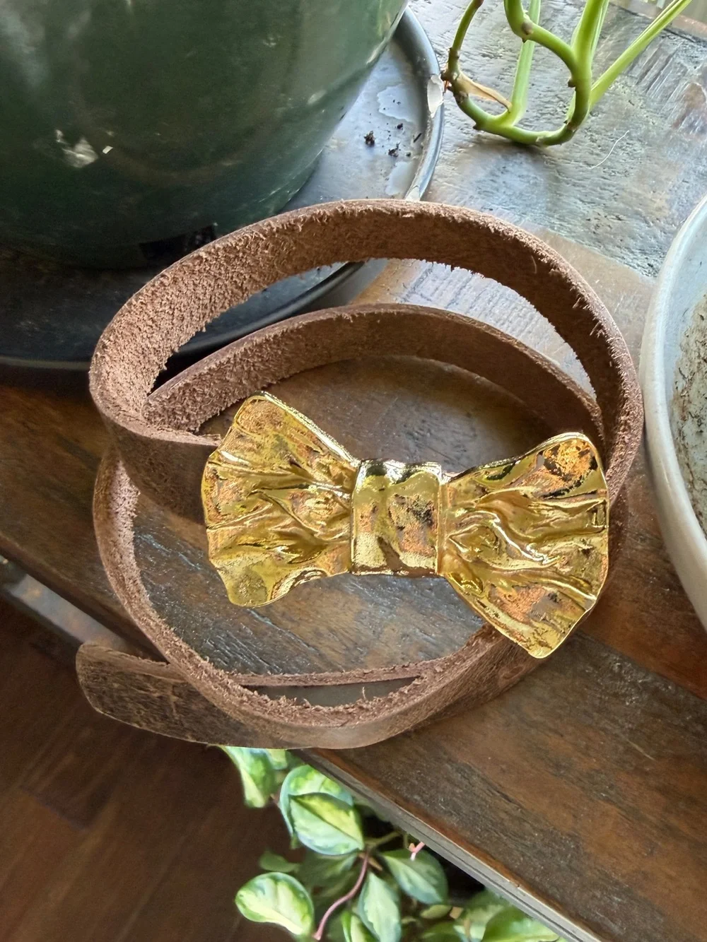 Anthropologie Moss Mills Brown Leather Belt w/ Hammered Metal Gold Bow Buckle S